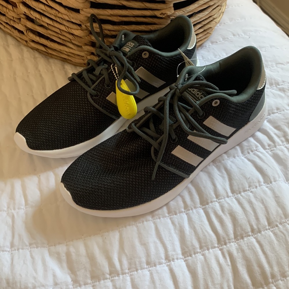 NWT Adidas Cloudfoam QT Racer Sneakers